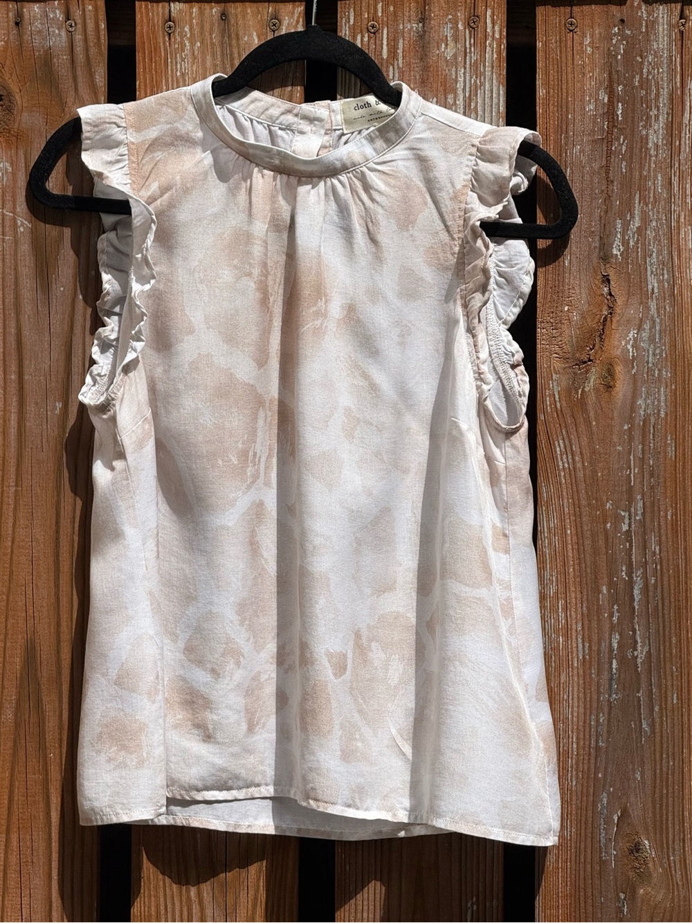 Cloth & Stone Neutral Ruffle Sleeve Top
 Medium